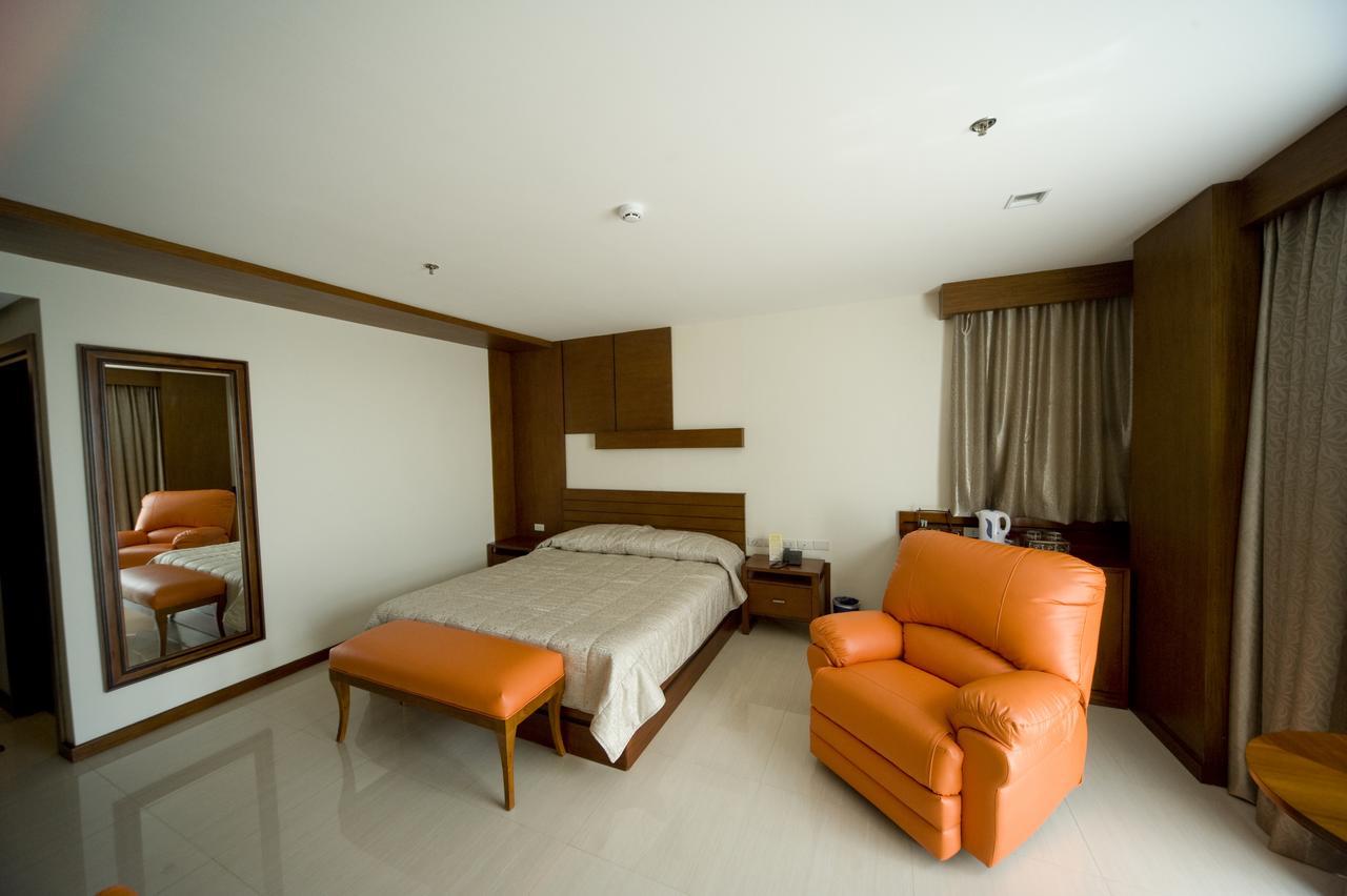 Skinetics Wellness Center Boutique Hotel Iloilo Extérieur photo