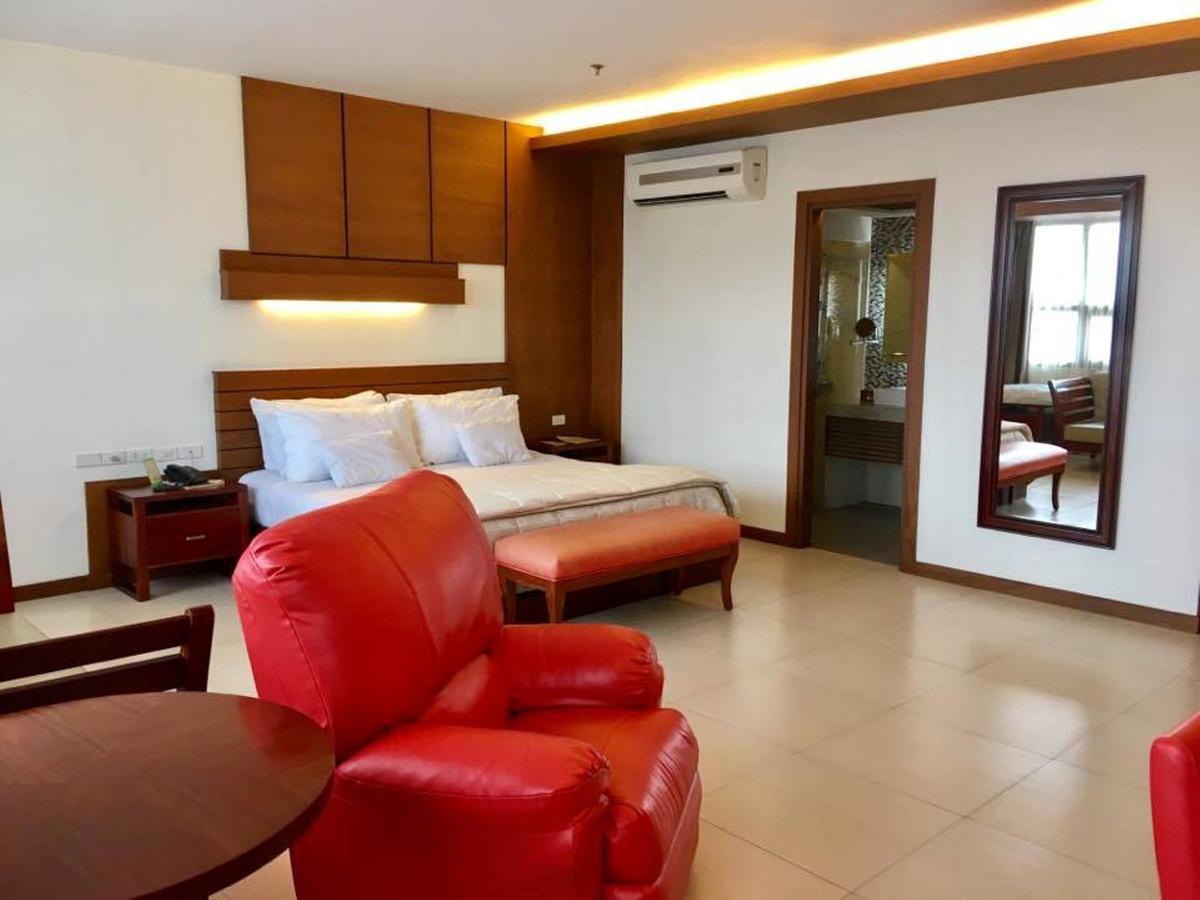 Skinetics Wellness Center Boutique Hotel Iloilo Extérieur photo